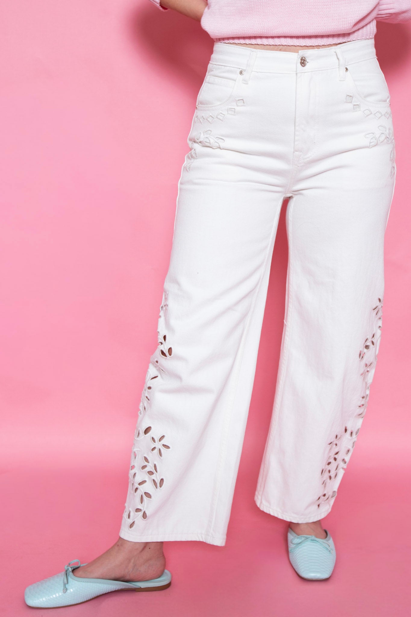 Embroidered Ease Barrel