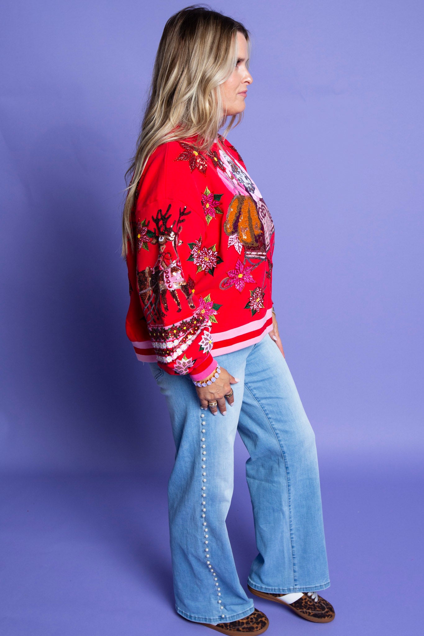 QUEEN OF SPARKLES | Red & Pink Vintage Poinsettia Santa Sweatshirt