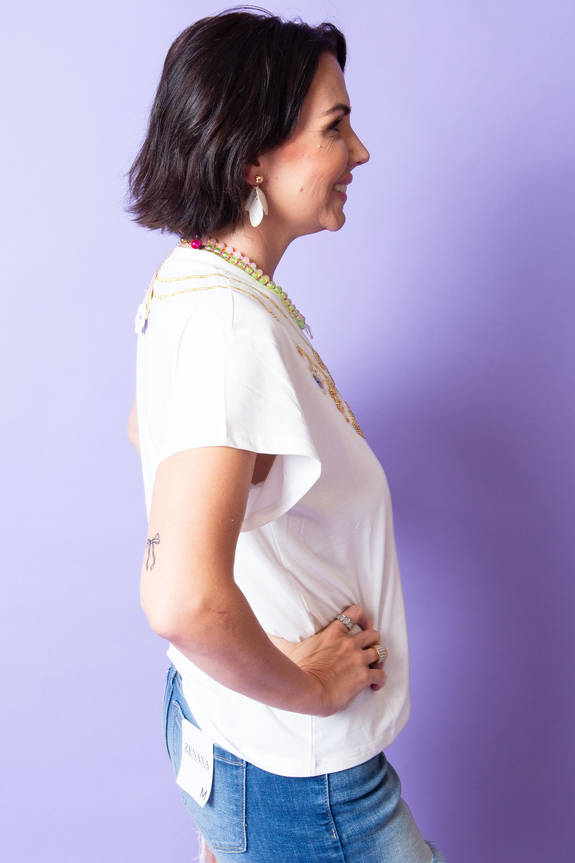 QUEEN OF SPARKLES | Queen & Icon Necklaces Charm Tee