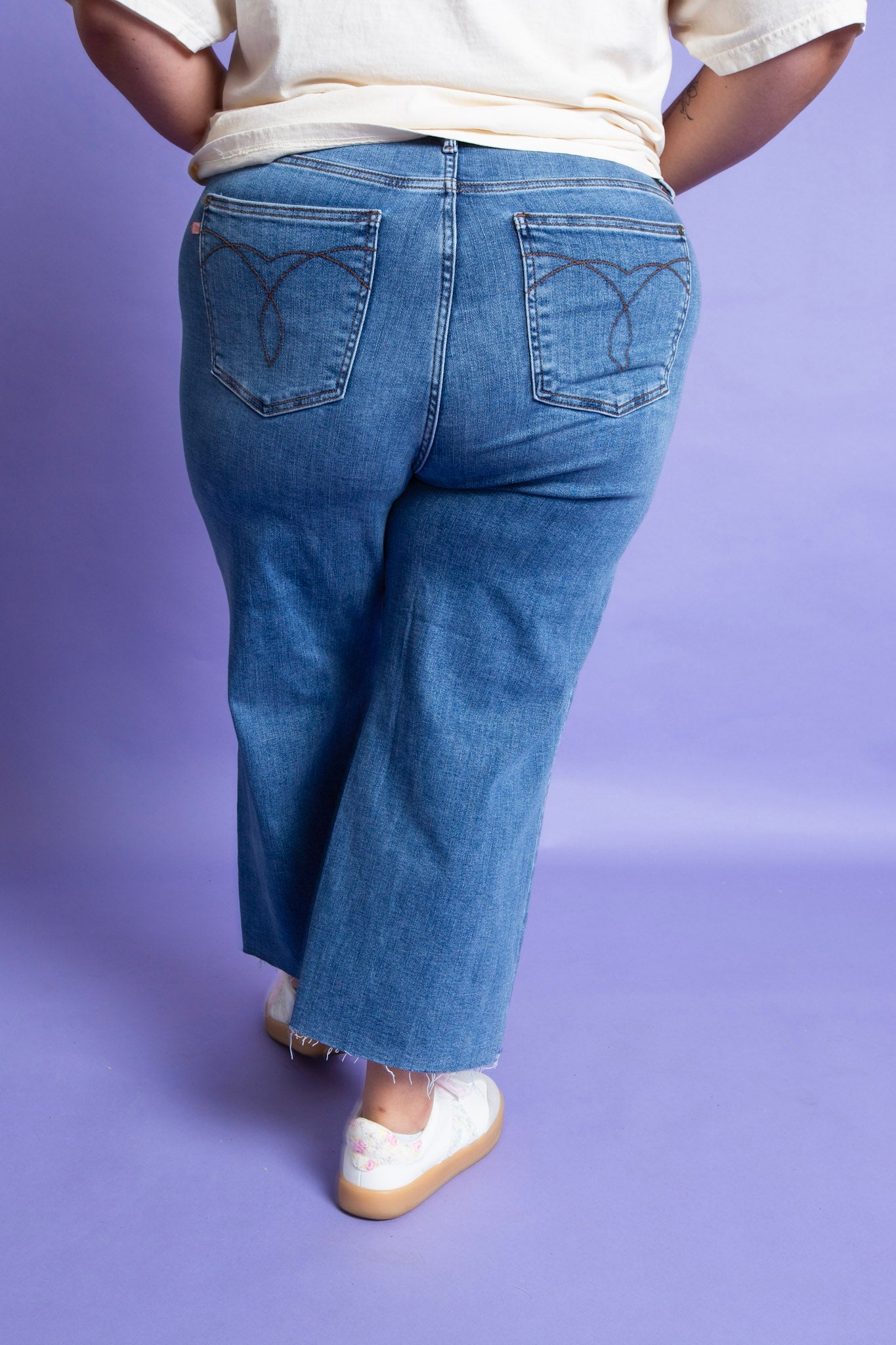 Judy Blue | Wide Crop Classic Jean
