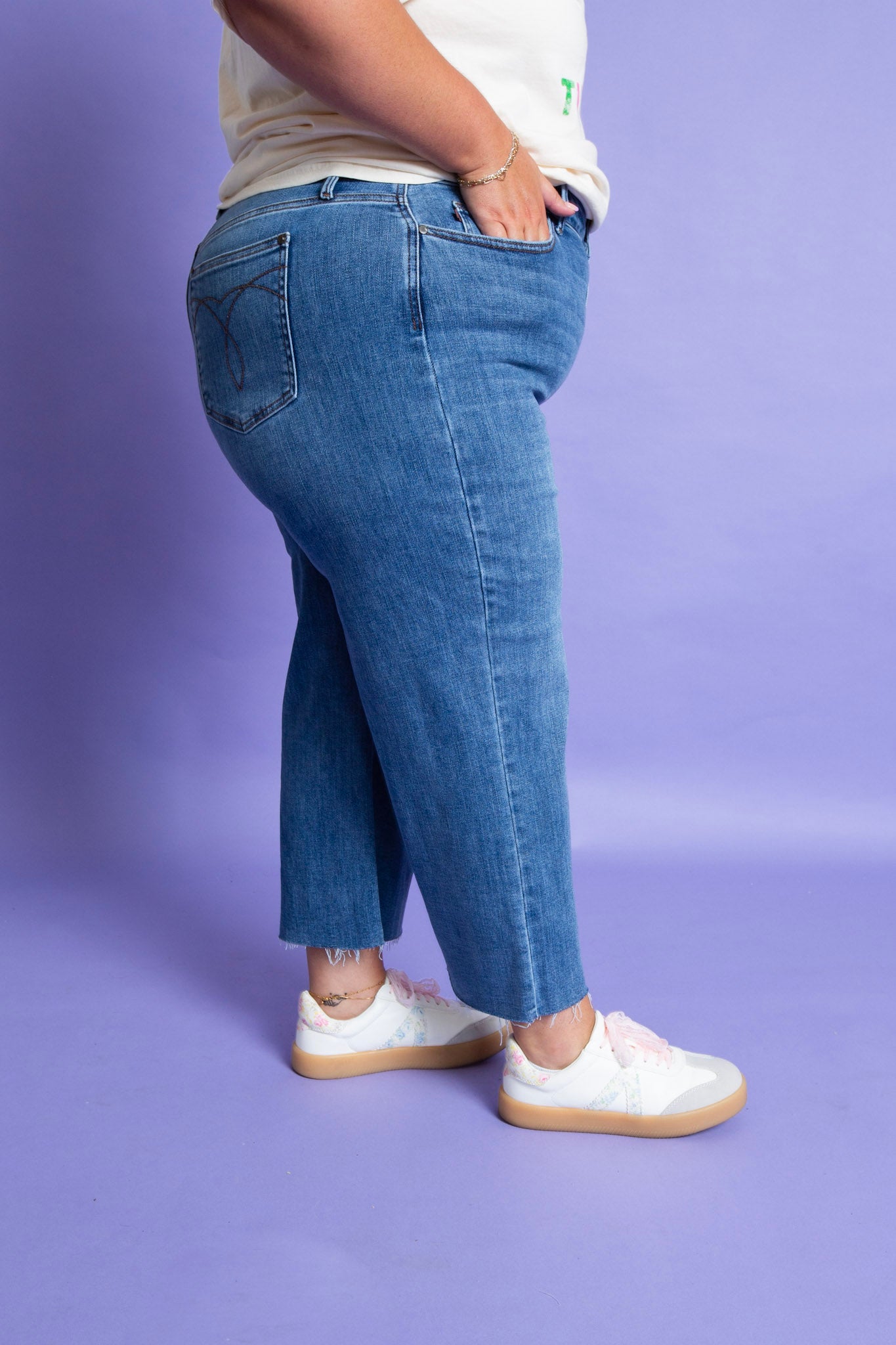 Judy Blue | Wide Crop Classic Jean