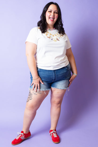 QUEEN OF SPARKLES | Queen & Icon Necklaces Charm Tee