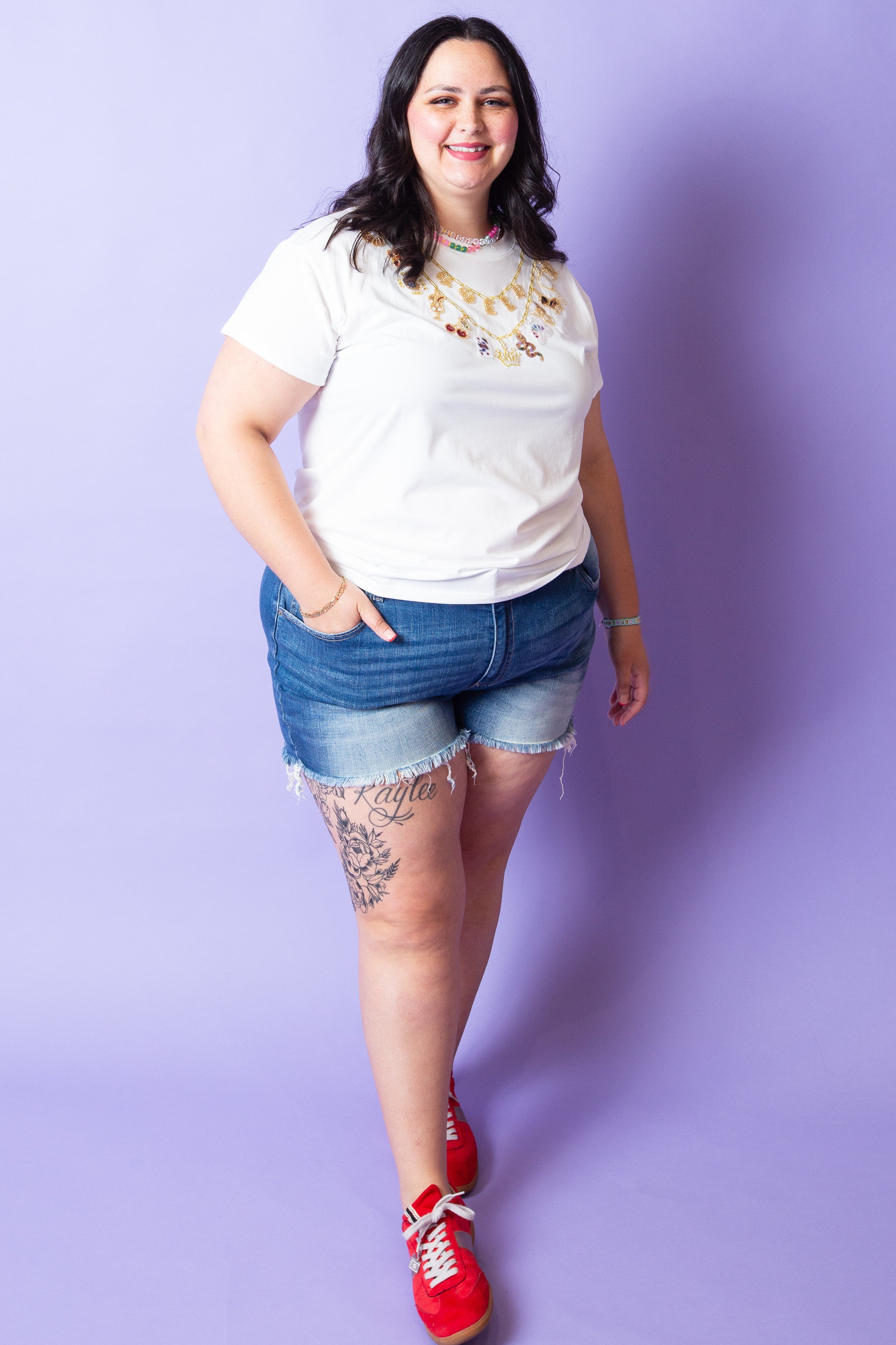 QUEEN OF SPARKLES | Queen & Icon Necklaces Charm Tee