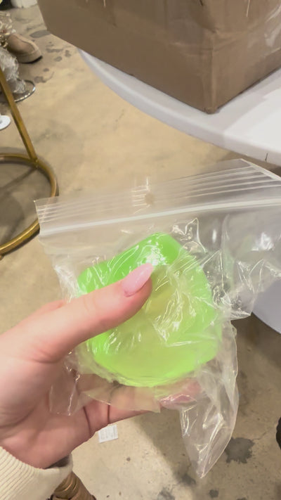 Slow rise squeeze cube